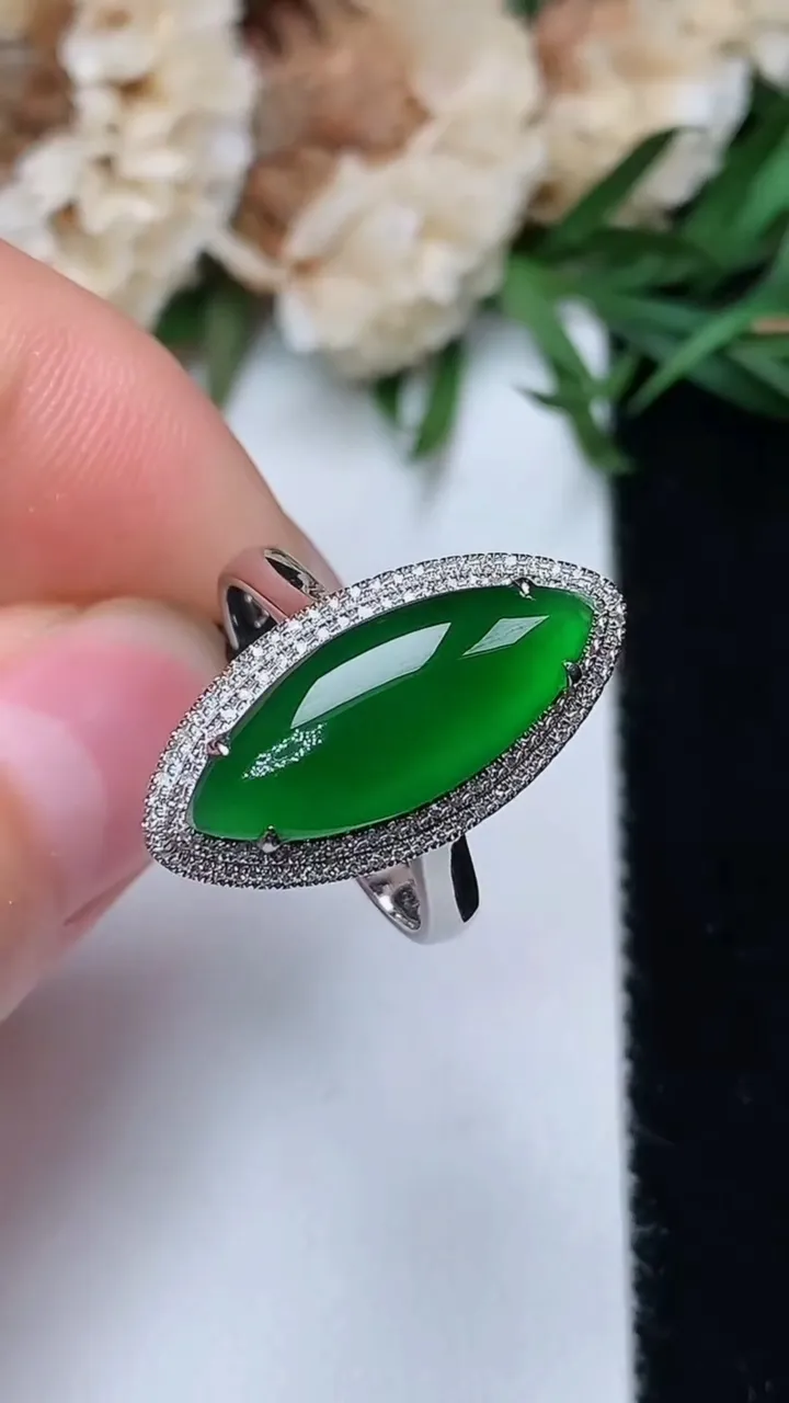 天然A货翡翠随形戒指，尺寸17-18.2-7.3，重量:3.02g2025年12月18日
工厂直销收