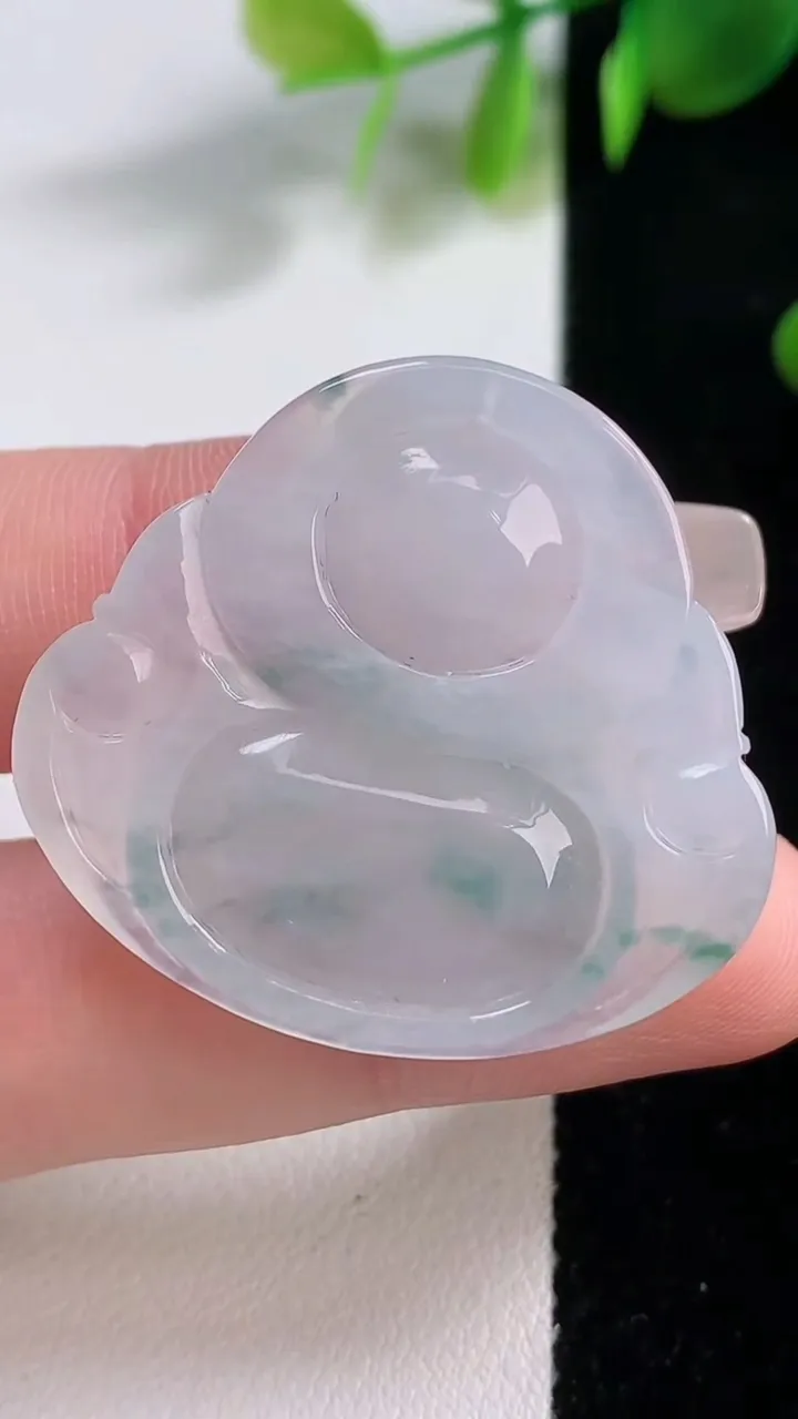 天然A货翡翠冰种飘花佛公吊坠，尺寸31.7-34.8-6，重量:10.42g
12月18日