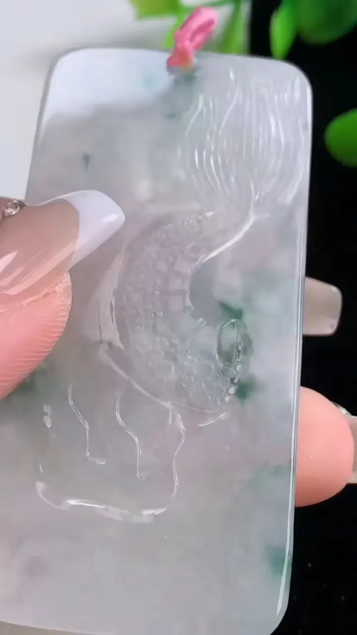 天然A货翡翠冰种飘花祥龙关公吊坠，尺寸65.8-32.5-5.8，重量:33.08g
12月18日