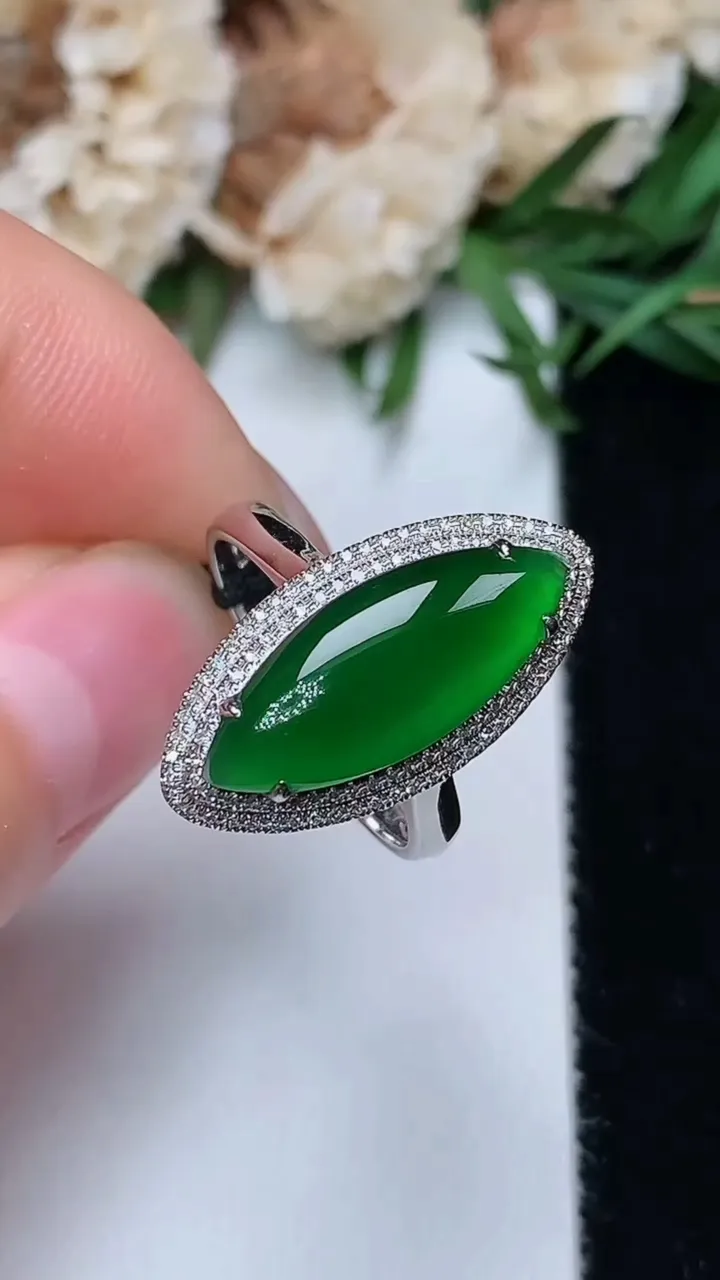 天然A货翡翠随形戒指，尺寸17-18.2-7.3，重量:3.02g2025年12月18日
工厂直销收