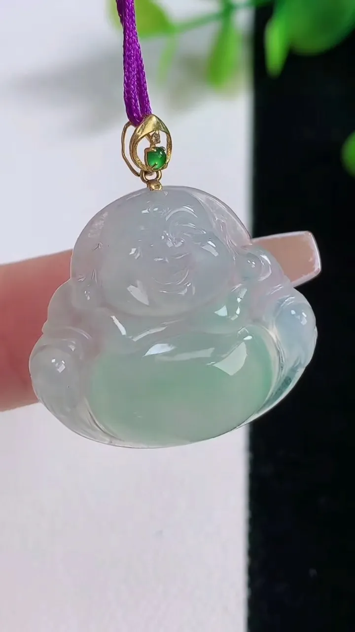 天然A货翡翠佛公吊坠，尺寸23.2-25.3-5.5，重量:4.69g
12月18日