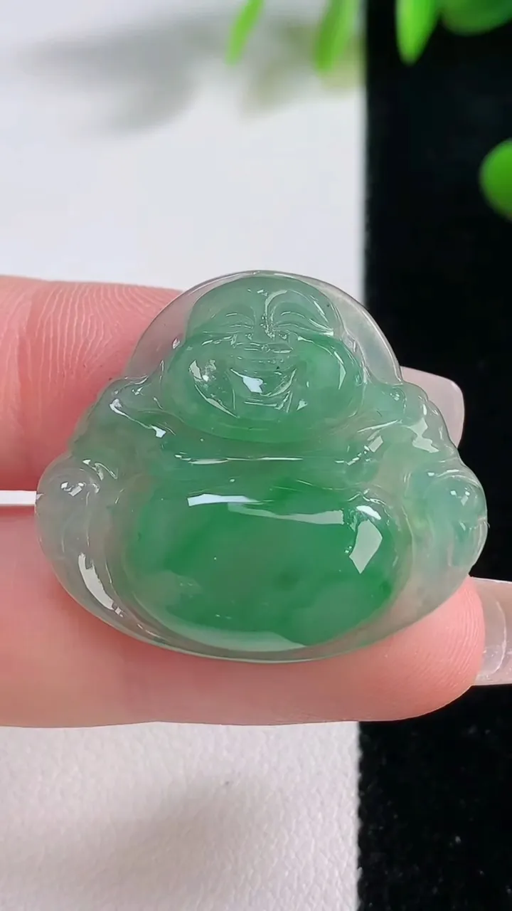 天然A货翡翠佛公吊坠，尺寸25-30-5，重量:6.54g
12月18日