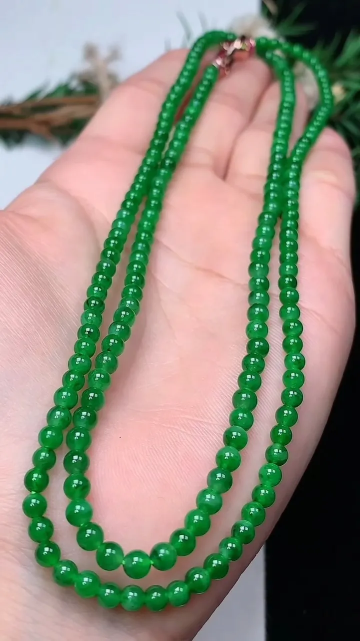 天然A货翡翠小米珠项链，尺寸3.6-198颗，重量:18.02g12月18日
工厂直销收藏佳品,种好