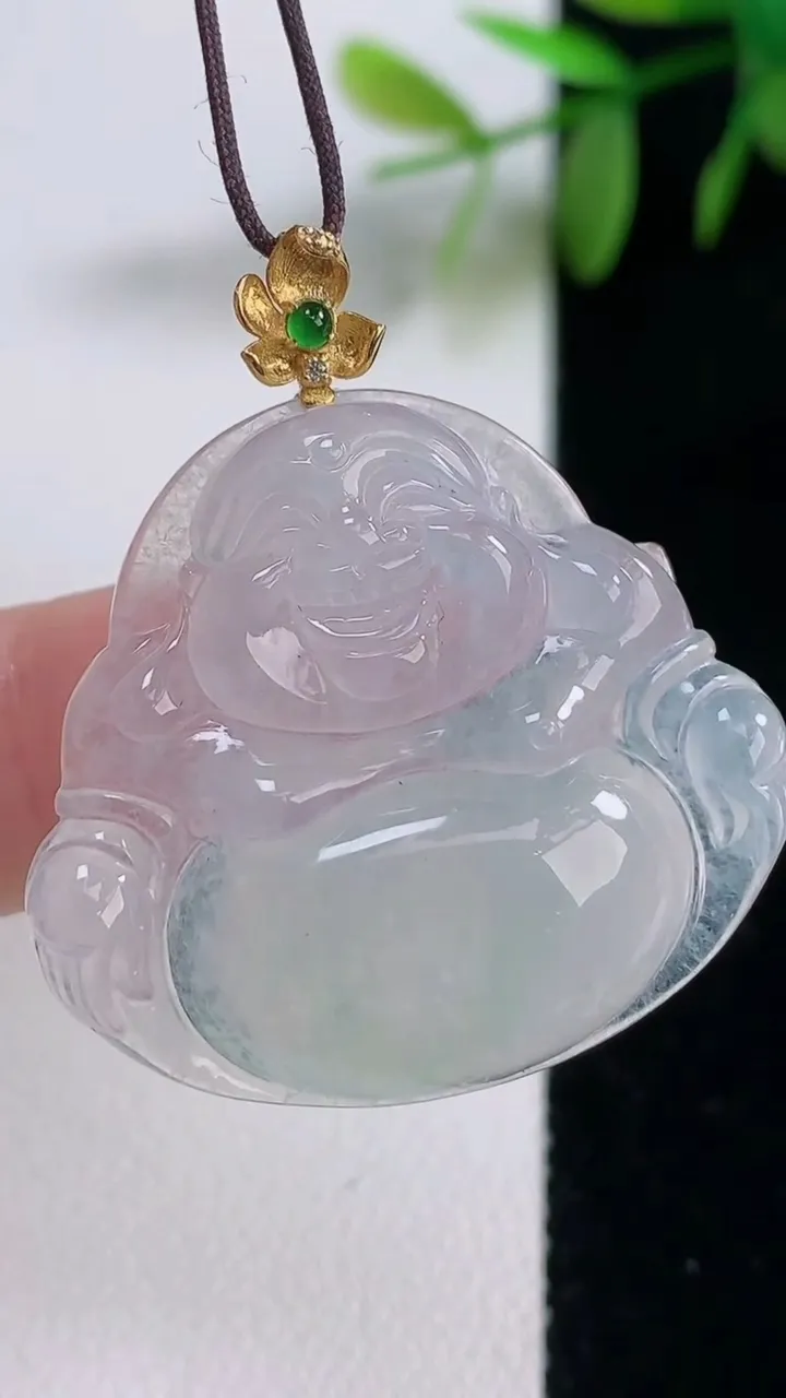 天然A货翡翠佛公吊坠，尺寸29.8-32.4-5.5，重量:8.92g
12月18日