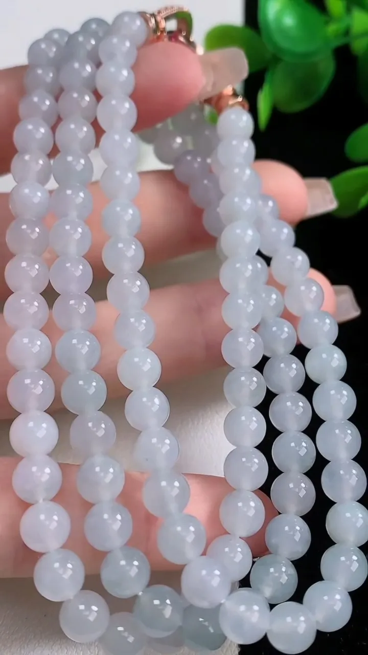 天然A货翡翠圆珠项链，尺寸6-108颗，重量:43.15g
12月18日