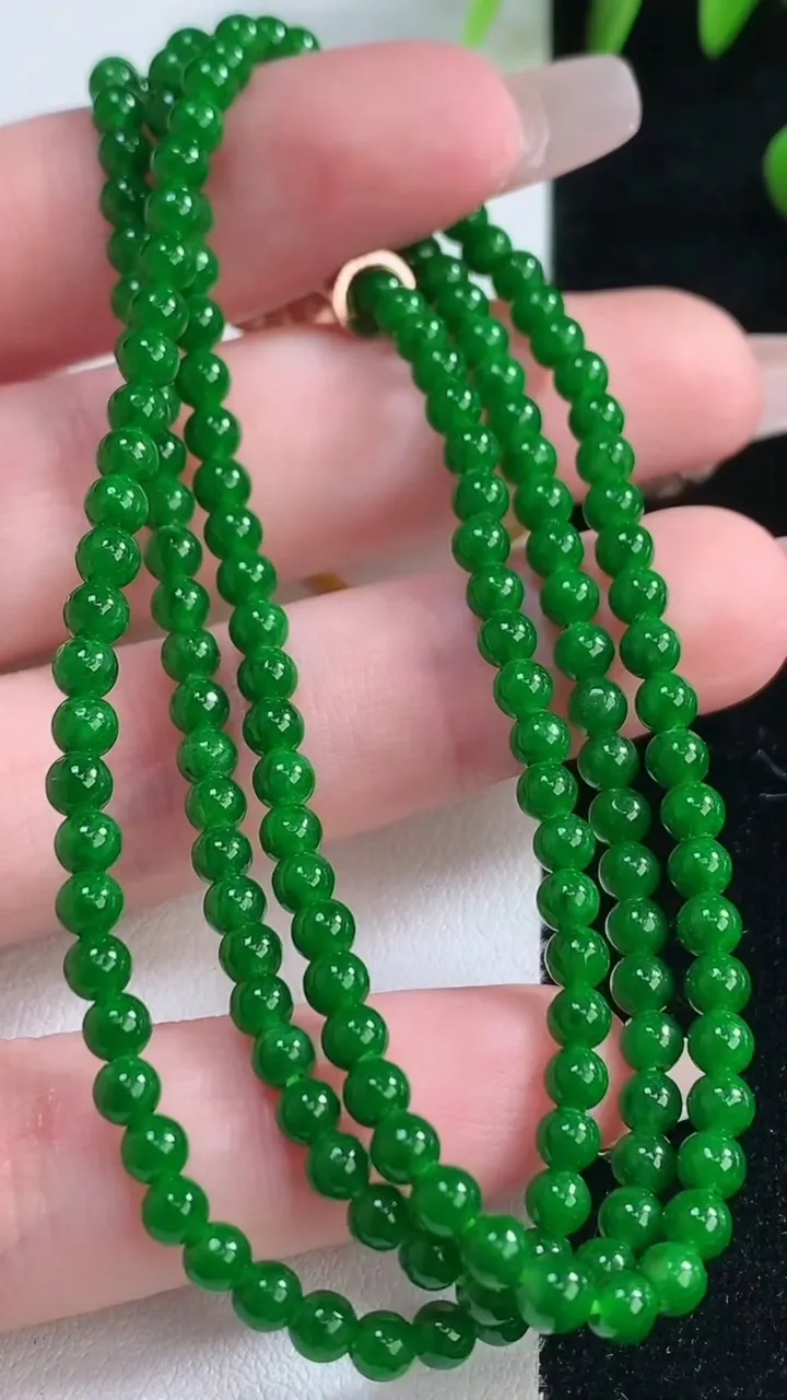天然A货翡翠小米珠项链，尺寸4-164颗，重量:14.26g12月18日
工厂直销收藏佳品,种好水足，色泽均匀，有种有色，上手高大气！
