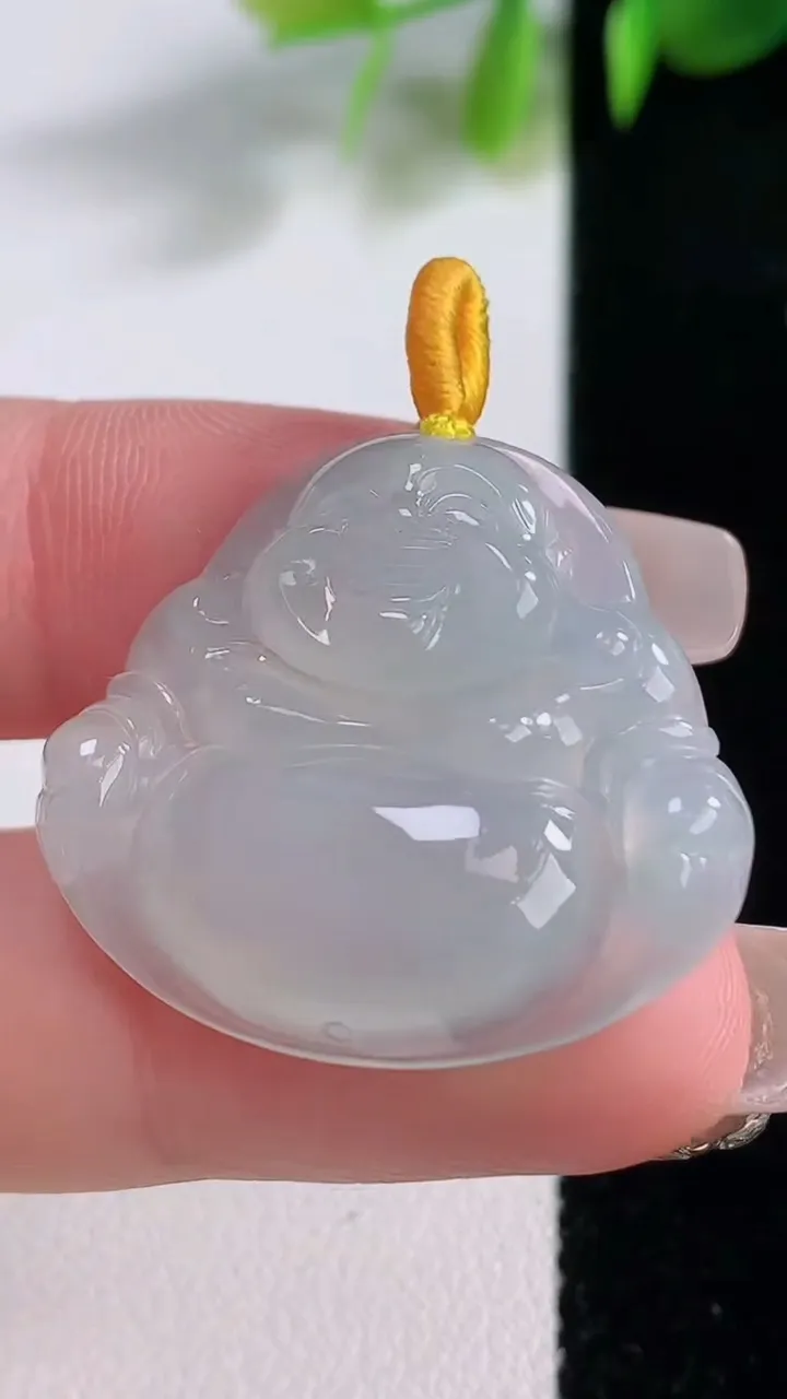 天然A货翡翠佛公吊坠，尺寸26.7-29.7-5.5，重量:6.64g
12月18日