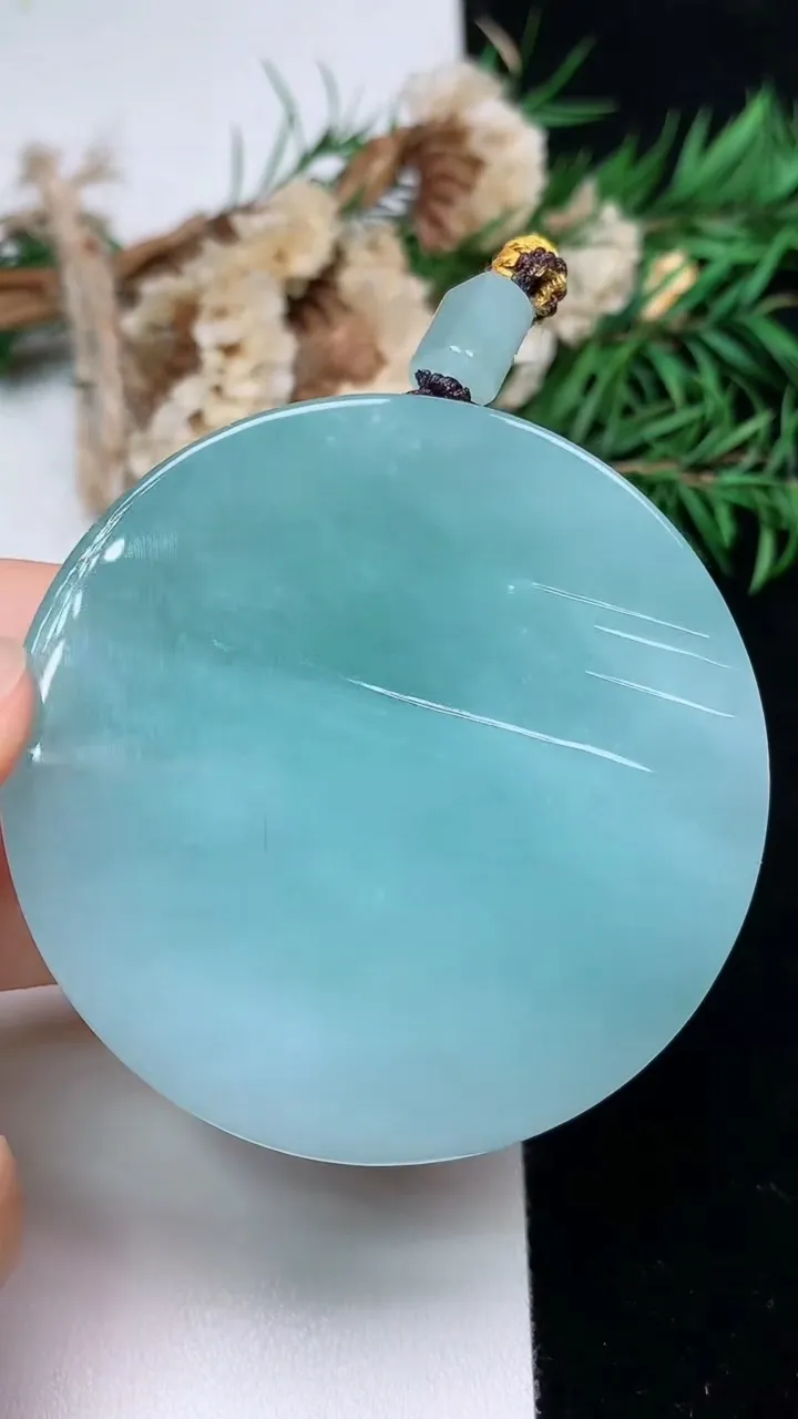 天然A货翡翠悟道吊坠，尺寸51.9-12.4，重量:82.31g
12月18日