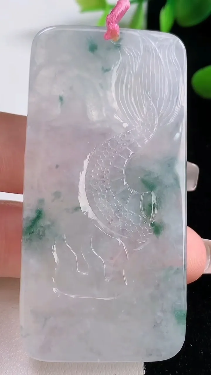 天然A货翡翠冰种飘花祥龙关公吊坠，尺寸65.8-32.5-5.8，重量:33.08g
12月18日