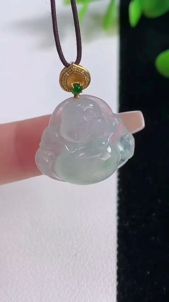 天然A货翡翠佛公吊坠，尺寸20-22-6，重量:4.15g
12月18日