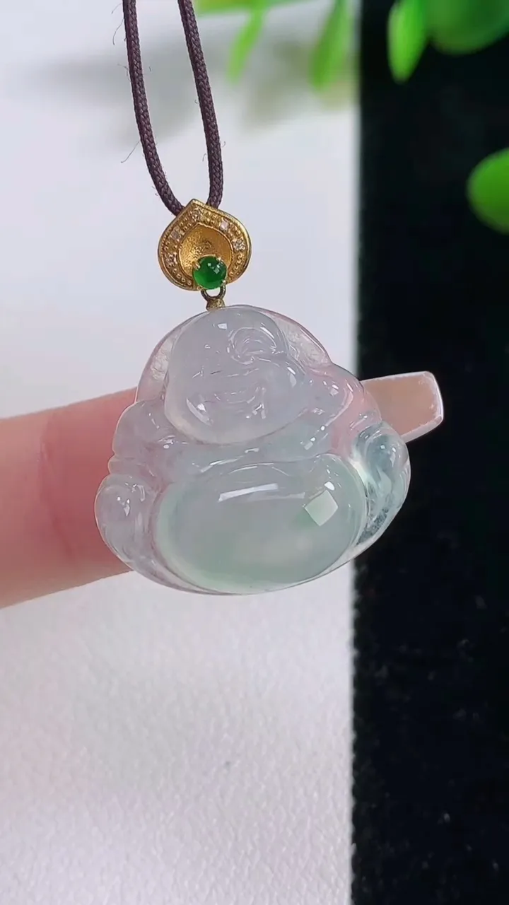 天然A货翡翠佛公吊坠，尺寸20-22-6，重量:4.15g
12月18日