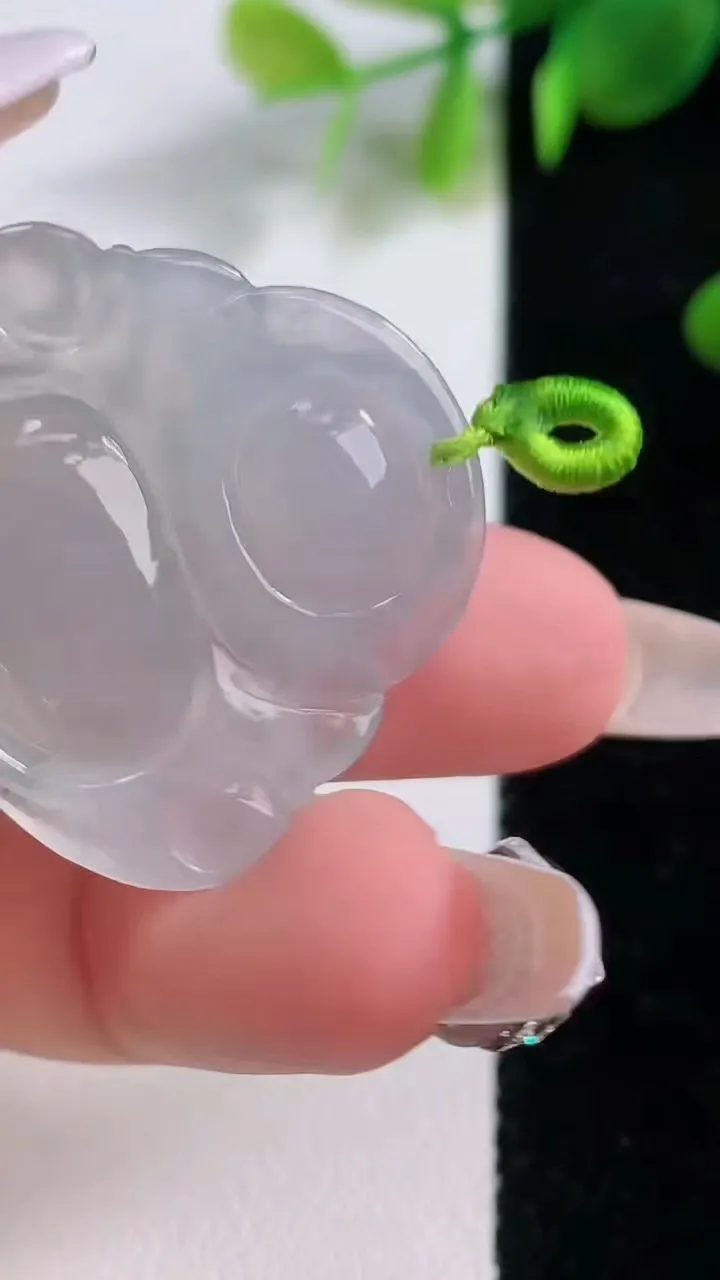 天然A货翡翠佛公吊坠，尺寸29-32.3-6.6，重量:9.10g
12月18日