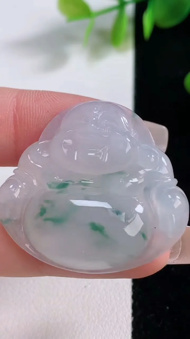 天然A货翡翠冰种飘花佛公吊坠，尺寸31.7-34.8-6，重量:10.42g
12月18日