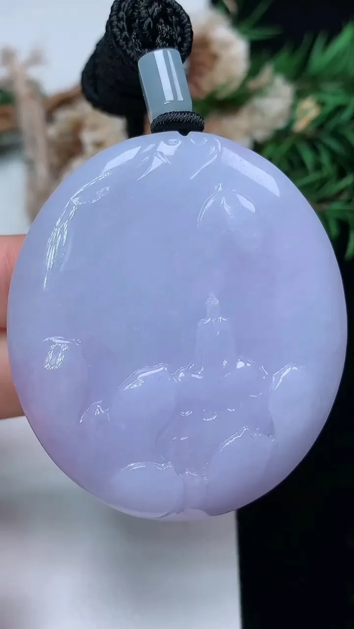 天然A货翡翠紫罗兰无相观音吊坠，尺寸50.5-44-11.5，重量:67.81g
12月18日