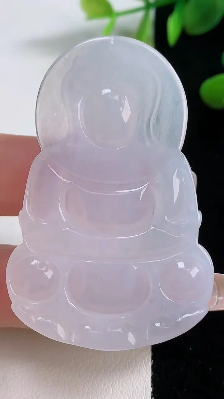 天然A货翡翠紫罗兰观音菩萨吊坠，尺寸55.7-37.2-5.8，重量:21.36g
12月18日