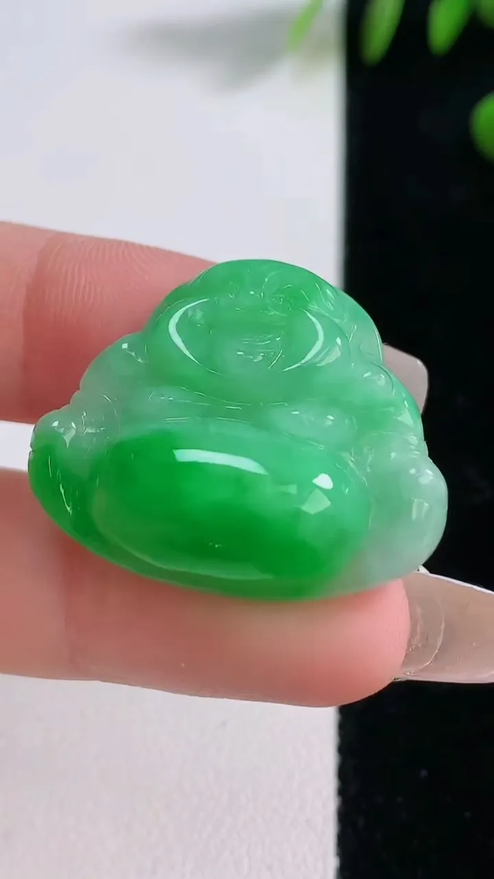 天然A货翡翠佛公吊坠，尺寸24-29.3-9.3，重量:9.70g
12月18日