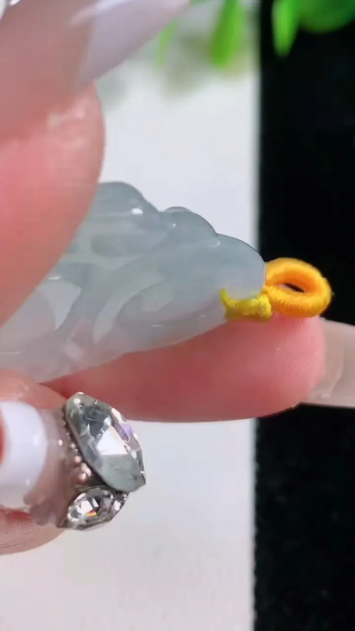 天然A货翡翠佛公吊坠，尺寸26.7-29.7-5.5，重量:6.64g
12月18日