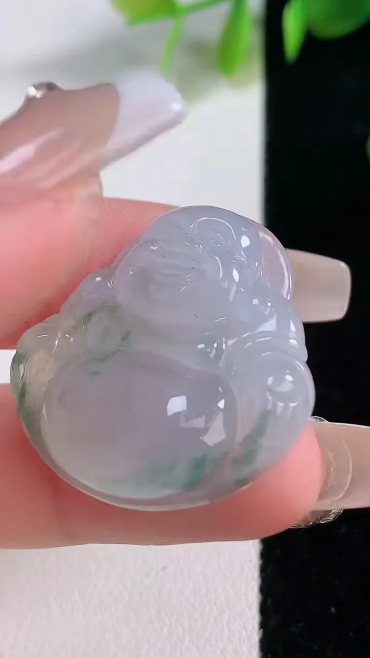 天然A货翡翠冰种飘花佛公吊坠，尺寸28.8-29-6，重量:8.00g
12月18日