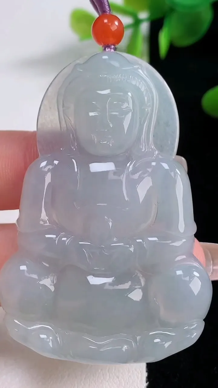 天然A货翡翠观音菩萨吊坠，尺寸56.6-38.7-5.3，重量:20.82g
12月18日