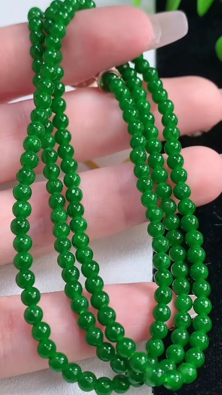 天然A货翡翠小米珠项链，尺寸4-164颗，重量:14.26g12月18日
工厂直销收藏佳品,种好水足，色泽均匀，有种有色，上手高大气！