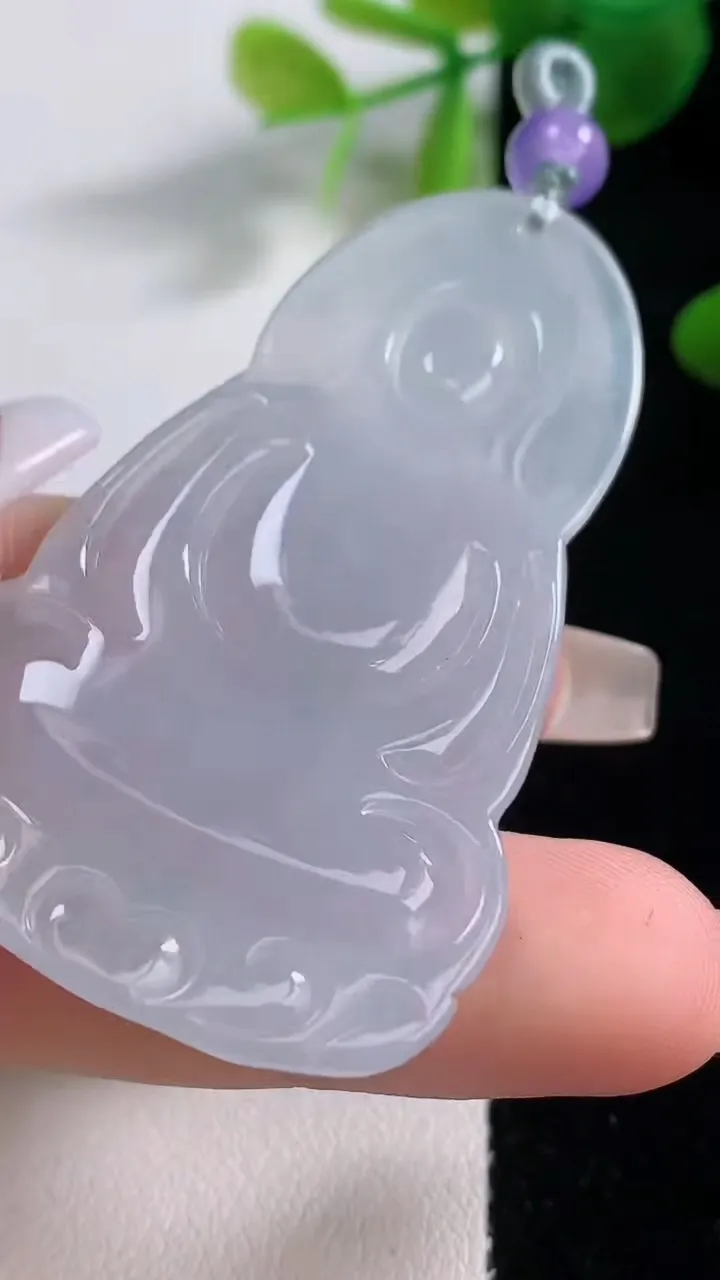 天然A货翡翠飘花观音菩萨吊坠，尺寸53.7-34.5-5.5，重量:20.15g
12月18日