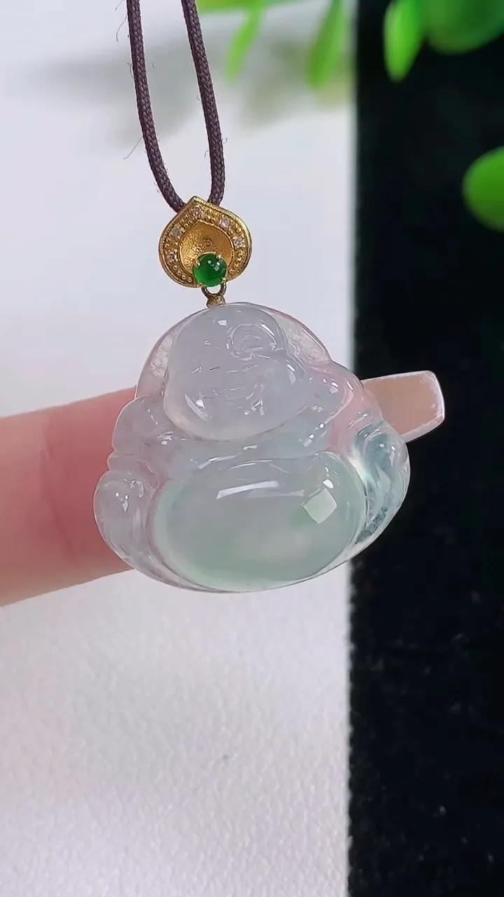 天然A货翡翠佛公吊坠，尺寸20-22-6，重量:4.15g
12月18日