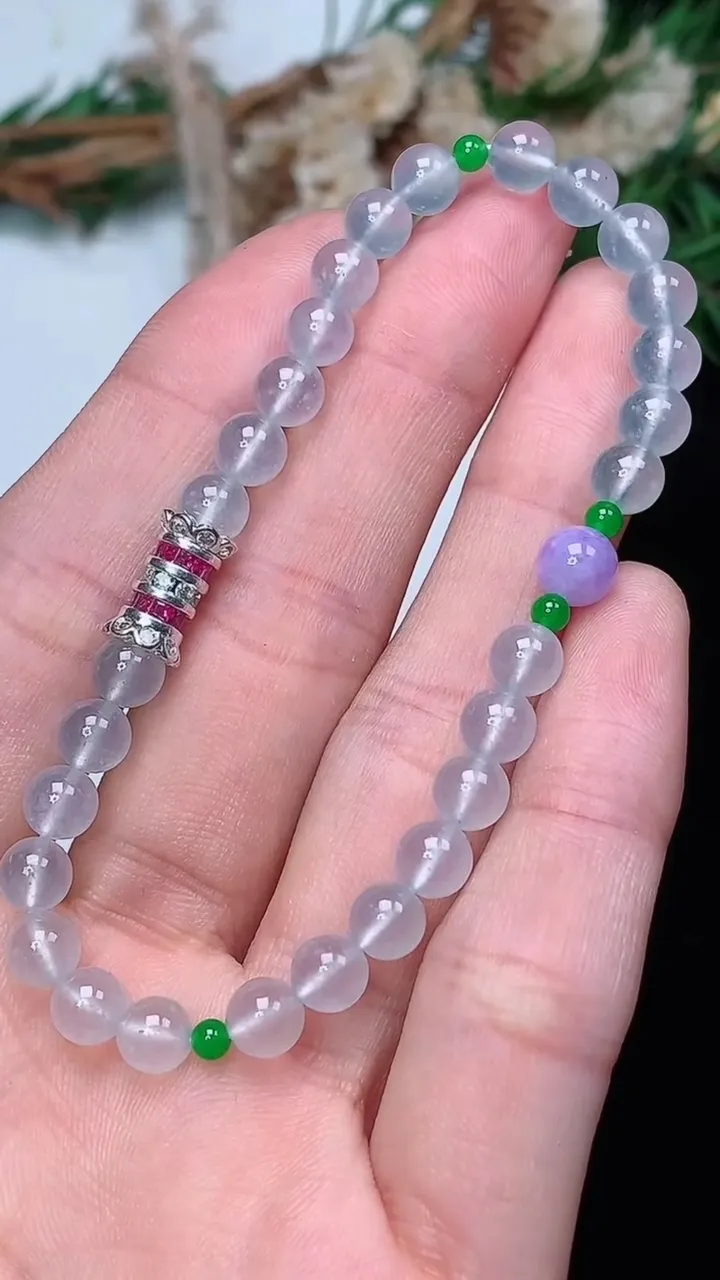 天然A货翡翠白冰圆珠手串，尺寸5.3-33颗，重量:9.16g12月18日
工厂直销收藏佳品,种好水足，色泽均匀，有种有色，上手高大气！