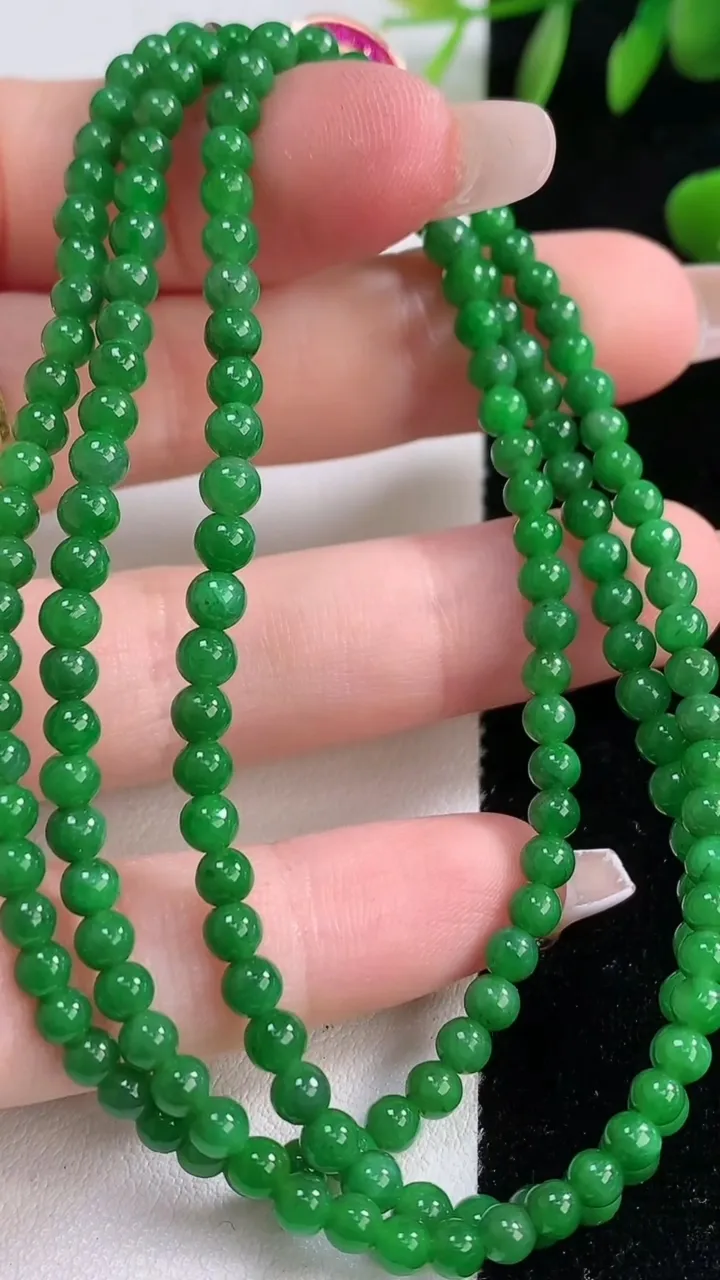 天然A货翡翠小米珠项链，尺寸3.4-170颗，重量:16.44g12月18日
工厂直销收藏佳品,种好