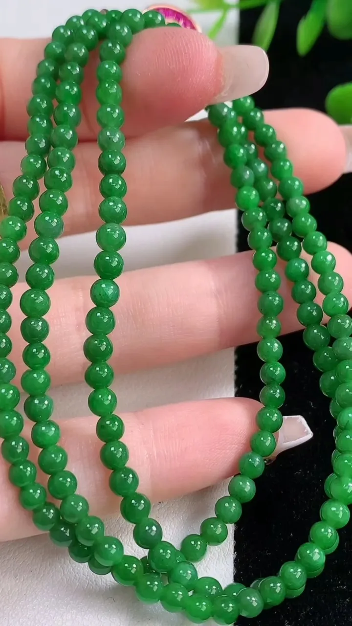 天然A货翡翠小米珠项链，尺寸3.4-170颗，重量:16.44g12月18日
工厂直销收藏佳品,种好