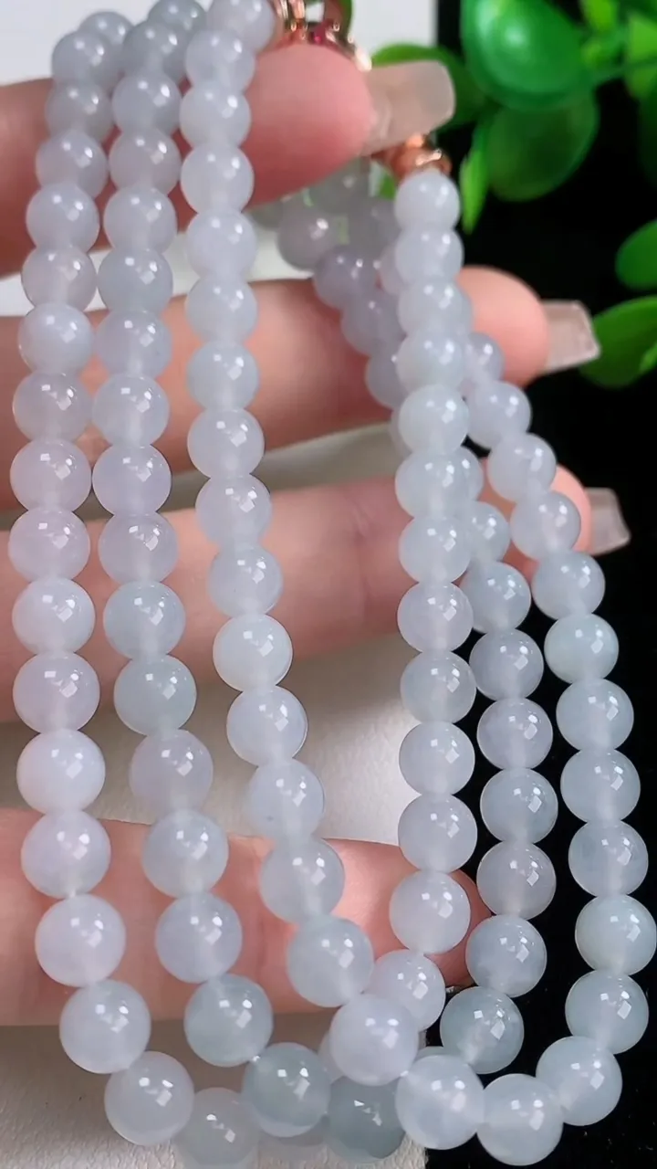 天然A货翡翠圆珠项链，尺寸6-108颗，重量:43.15g
12月18日