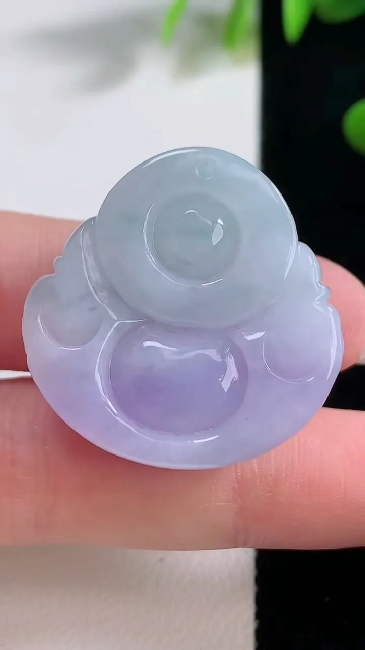 天然A货翡翠紫罗兰佛公吊坠，尺寸29.6-29.7-12.2，重量:18.98g
12月18日