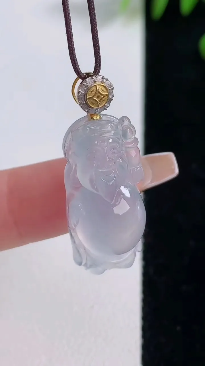 天然A货翡翠种白冰财神爷吊坠，尺寸26.5-12.4-8.5，重量:5.19g
12月18日