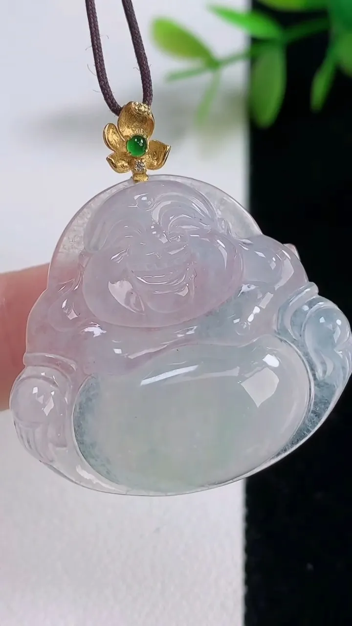 天然A货翡翠佛公吊坠，尺寸29.8-32.4-5.5，重量:8.92g
12月18日