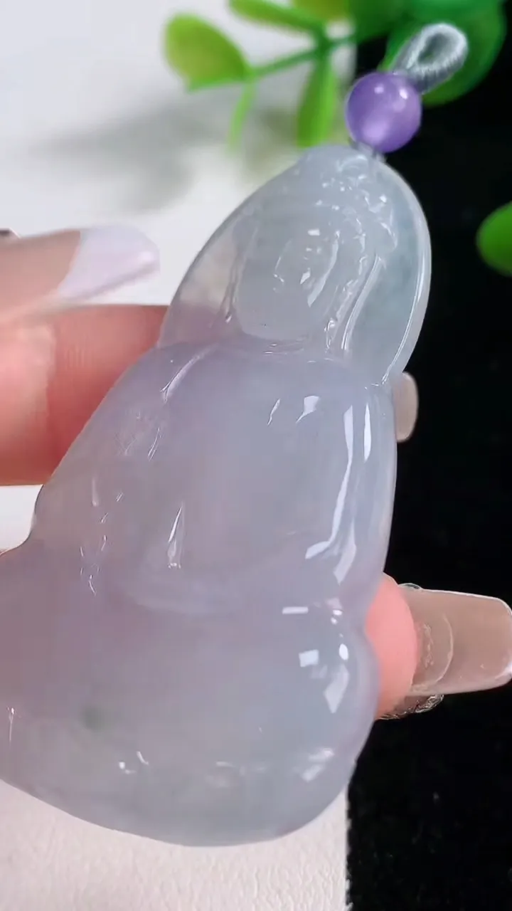 天然A货翡翠飘花观音菩萨吊坠，尺寸53.7-34.5-5.5，重量:20.15g
12月18日