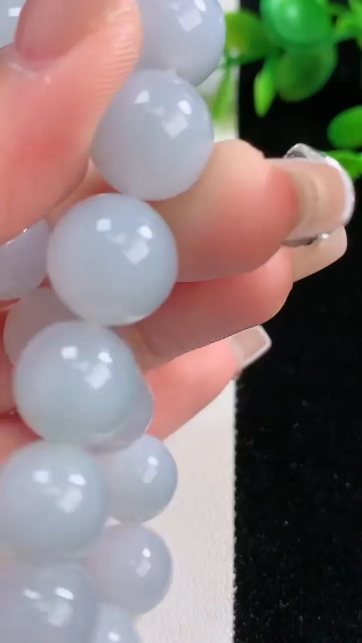 天然A货翡翠紫罗兰圆珠手串，尺寸12.7-16颗，重量:55.95g12月18日
工厂直销收藏佳品,种好水足，色泽均匀，有种有色，上手高大气！