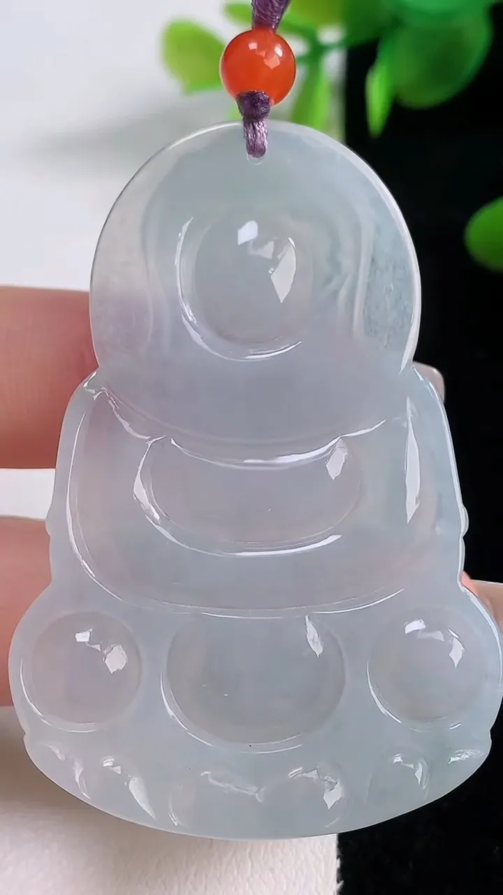 天然A货翡翠观音菩萨吊坠，尺寸56.6-38.7-5.3，重量:20.82g
12月18日