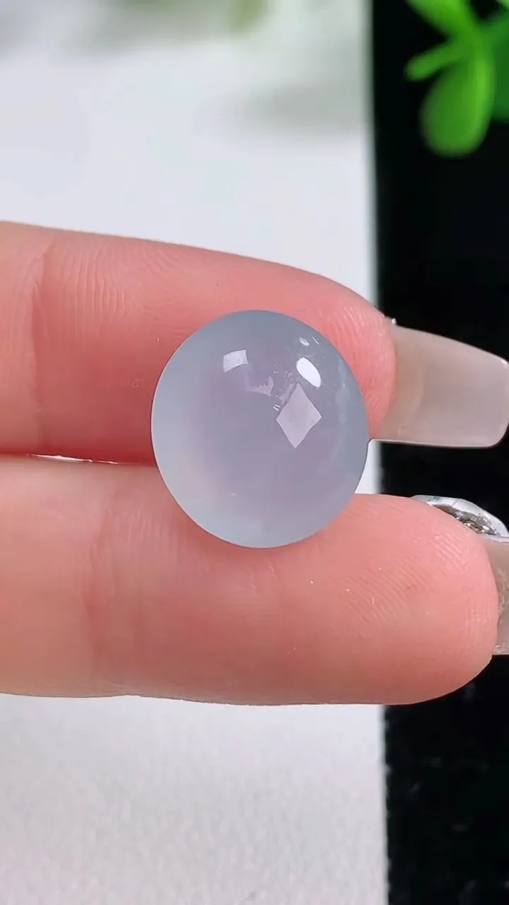 天然A货翡翠冰种紫罗兰蛋面镶嵌件，尺寸14-13.2-8.8，重量:2.52g
12月19日