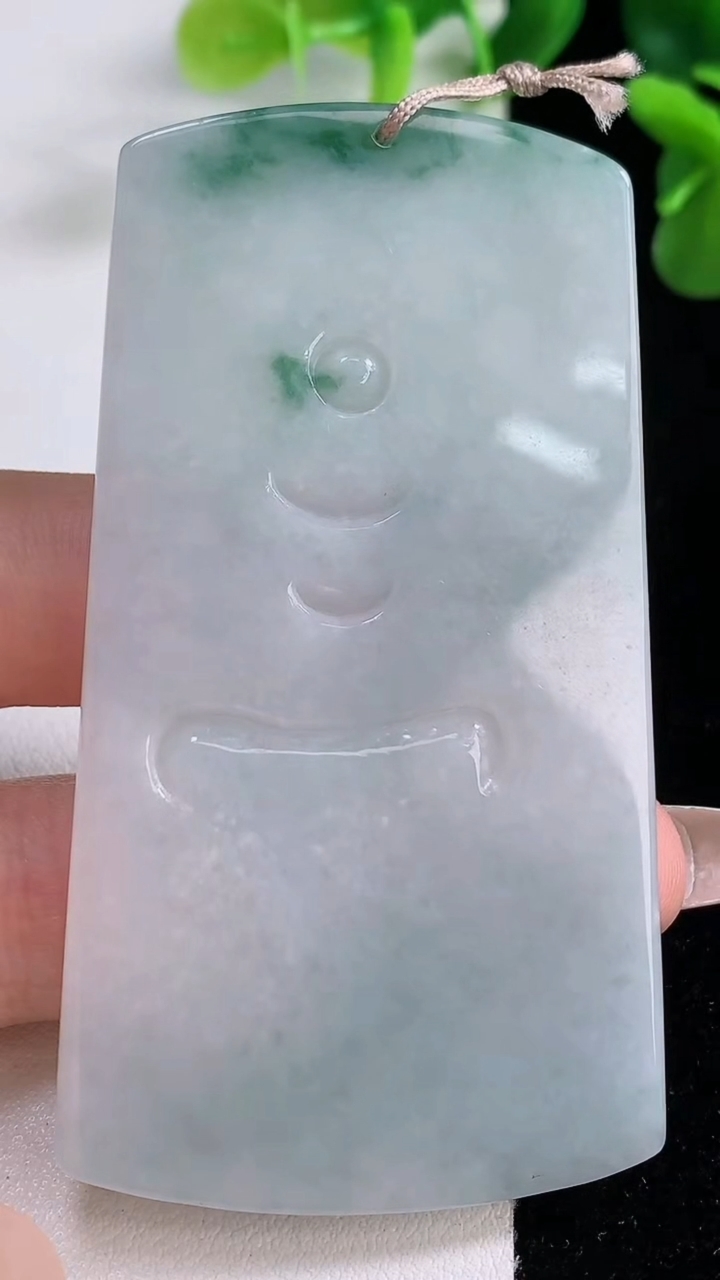 天然A货翡翠飘花文殊菩萨吊坠，尺寸72-39.6-5.2，重量:37.86g
12月19日