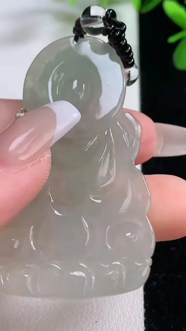 天然A货翡翠度母观音吊坠，尺寸56.1-33-5.2，重:15.69g
12月19日