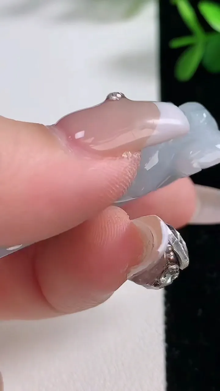 天然A货翡翠貔貅吊坠，尺寸48.3-22.8-12.7，重:28.92g
12月19日