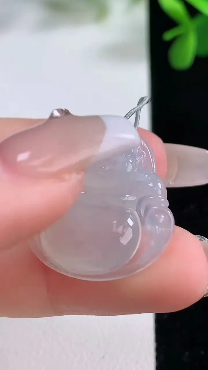 天然A货翡翠佛公吊坠，尺寸24.5-25-5，重量:4.47g
12月19日