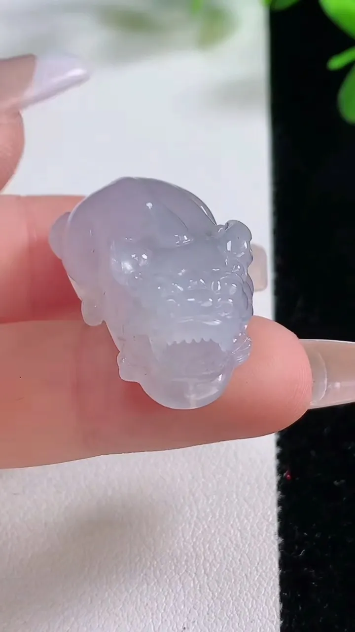 天然A货翡翠貔貅吊坠，尺寸29-17-13，重:12.44g
12月19日