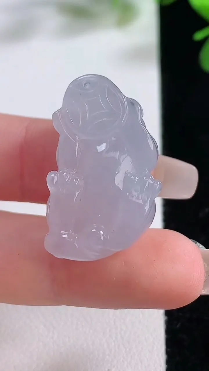 天然A货翡翠貔貅吊坠，尺寸29-17-13，重:12.44g
12月19日