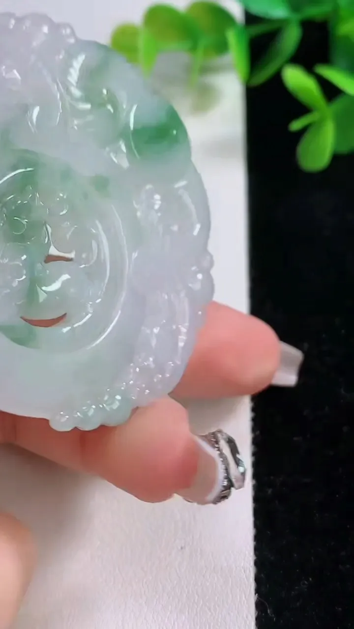 天然A货翡翠三阳开泰吊坠，尺寸55.2-54.7-5.4，重:28.62g
12月19日