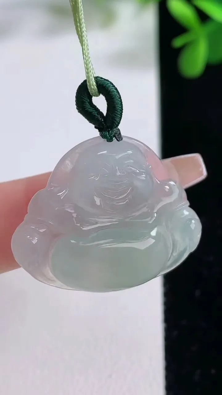 天然A货翡翠佛公吊坠，尺寸25.5-29-5，重量:5.28g
12月19日