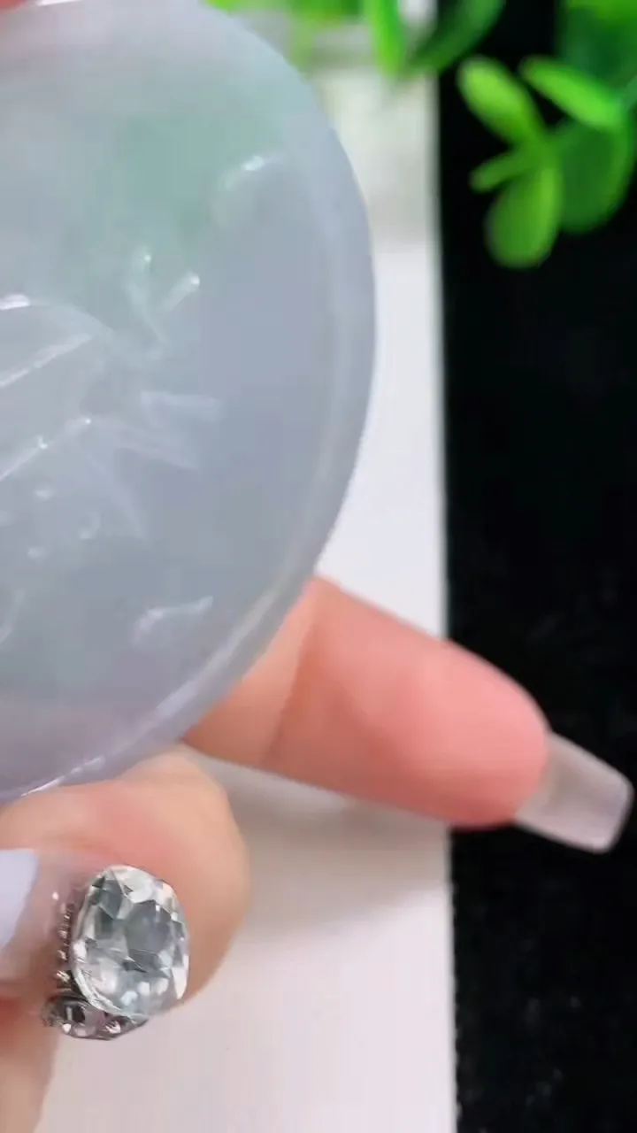 天然A货翡翠鸟语花香吊坠，尺寸51.7-10.8，重量:65.73g
12月19日