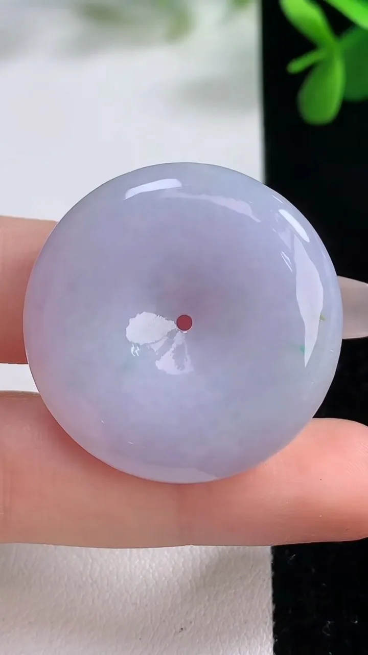 天然A货翡翠紫罗兰平安扣吊坠，尺寸32.9-5.8，重量:13.59g
12月19日