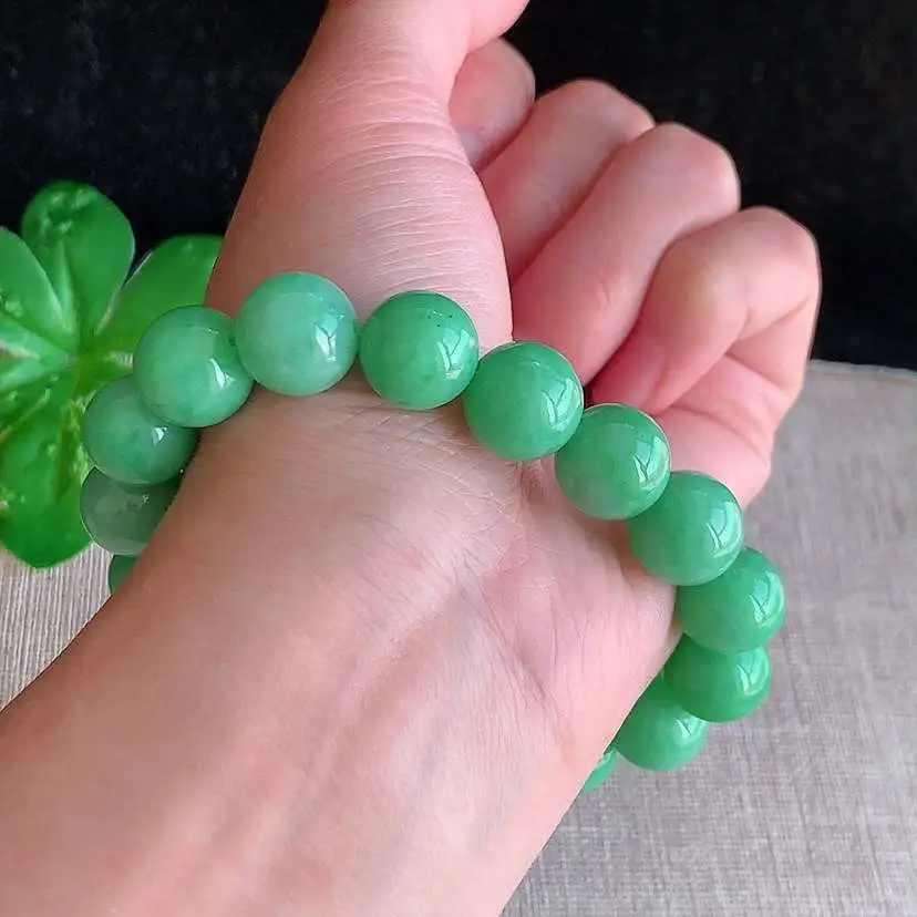 a货翡翠冰种满绿圆珠佛珠手串17颗  尺寸12mm 重量53.36g 1218