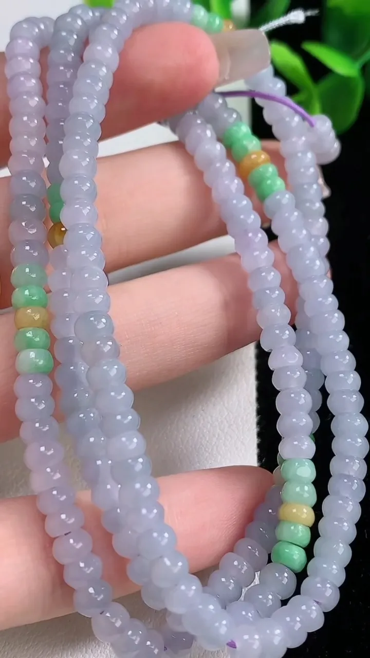 天然A货翡翠三彩算盘珠项链，尺寸5.6-2.6-194颗，重量:30.76g12月19日
工厂直销收藏佳品,种好水足，色泽均匀，有种有色，上手高大气！