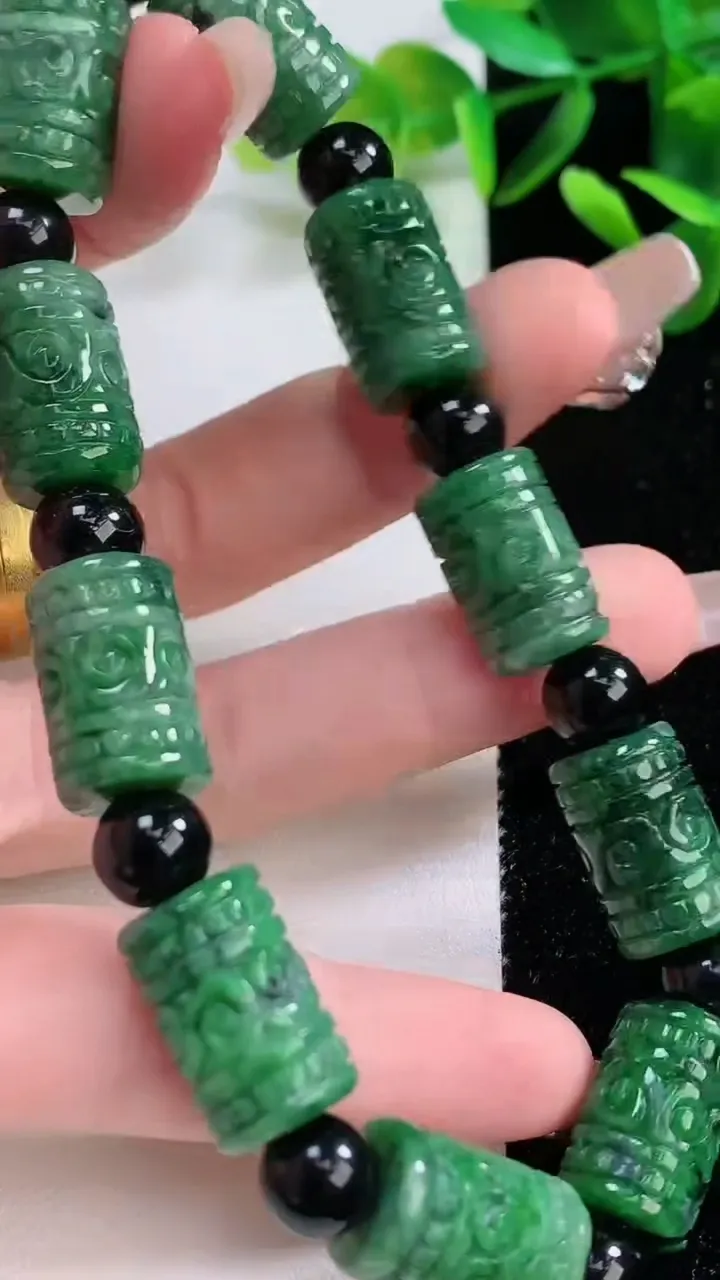 天然A货翡翠路路通手串，尺寸16.5-10.6，重:45.07g12月19日
工厂直销收藏佳品,种好